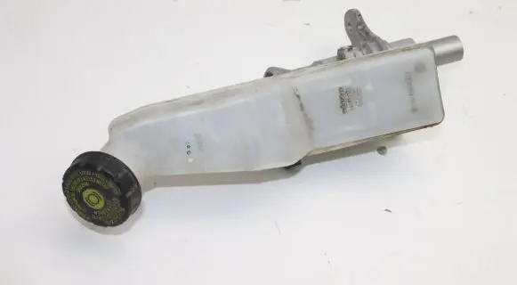 Mercedes-Benz CLA C117 X117 W117 Master brake cylinder