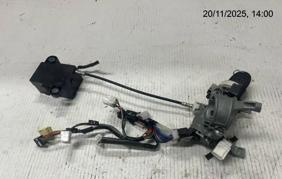 Mitsubishi L200 Ignition lock 4408A281