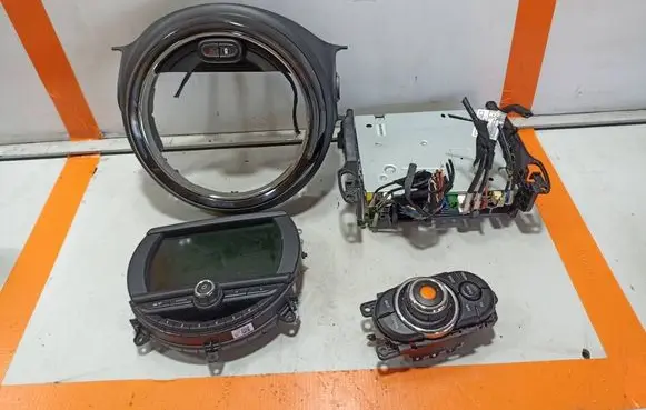 Mini Clubman F54 Radio/CD/DVD/GPS head unit 8792158 9279424 9328098