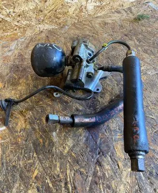 Mercedes-Benz E W124 Vacuum valve 1243503457