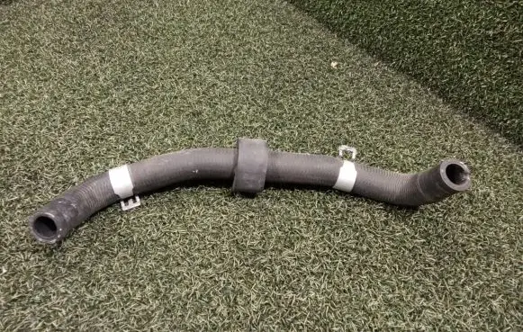 Porsche Cayenne (9Y0 9Y3) Engine coolant pipe/hose 06M121444B