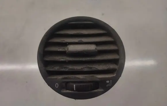 Volkswagen Caddy Dash center air vent grill 2K0819703