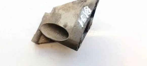 Nissan Almera Tino Engine mounting bracket