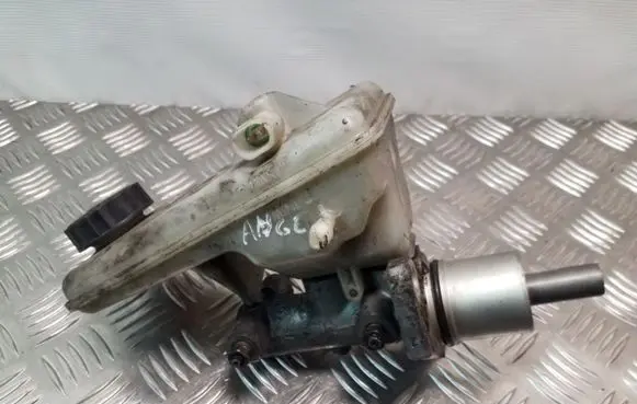 Opel Vivaro Master brake cylinder 320670082