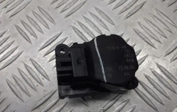 Ford C-MAX I Air flap motor/actuator 3M5H-19E616-AB