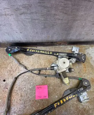 Ford Focus Front door window regulator with motor 11914410 FP0160017