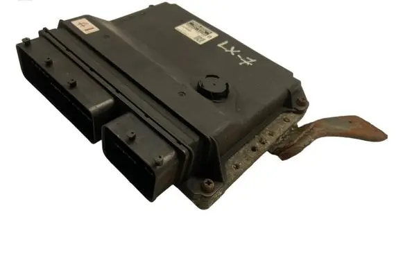 Lexus IS 220D-250-350 Engine control unit/module 8966153700 1758007704