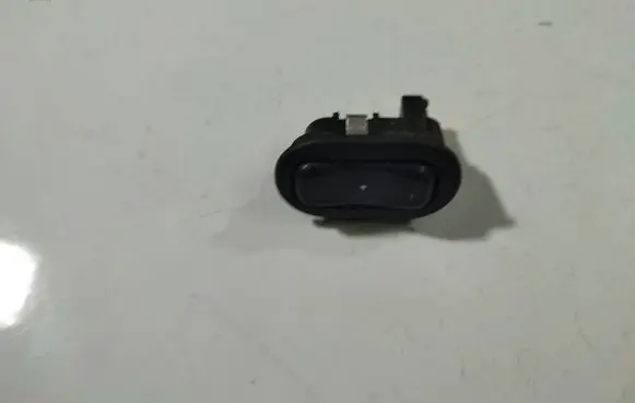 Opel Zafira A Electric window control switch 