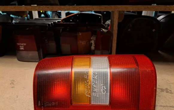 Peugeot Expert Rear/tail lights 2250