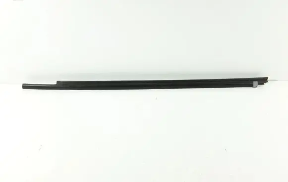 Toyota Yaris Rubber seal rear door window/glass 