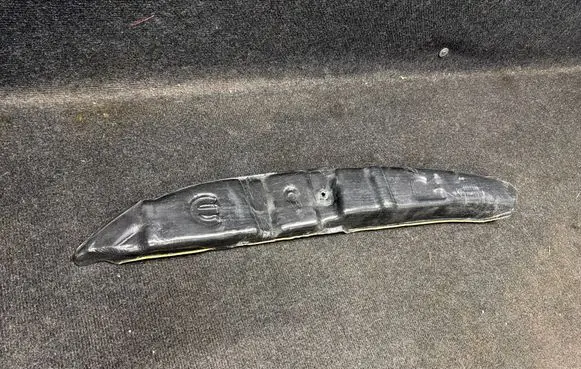 Jeep Grand Cherokee WL Fender foam support/seal 68360886AA