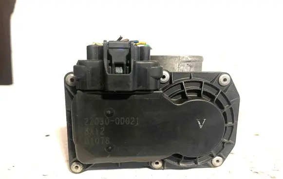 Toyota Corolla E120 E130 Throttle valve 220300D021 0A078