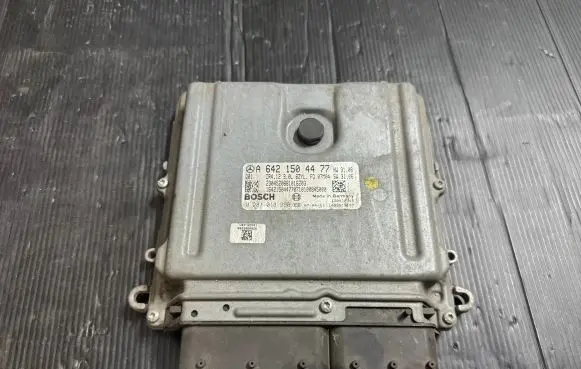 Mercedes-Benz CLK A209 C209 Engine control unit/module A6421504477 0281013990