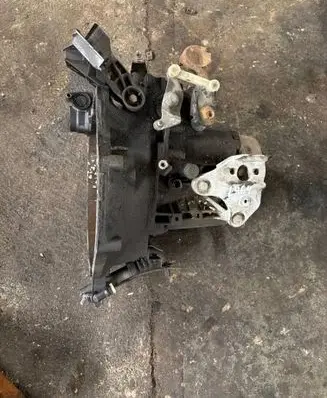 Peugeot 208 I Manual 5 speed gearbox 20CQ86