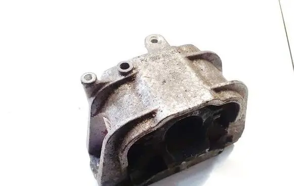 Engine mount bracket
