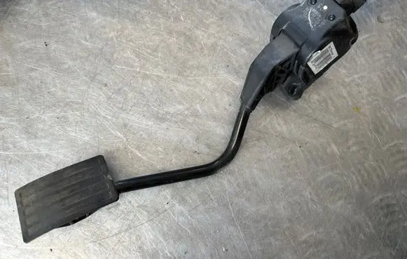 Citroen C5 Accelerator throttle pedal 9686212980