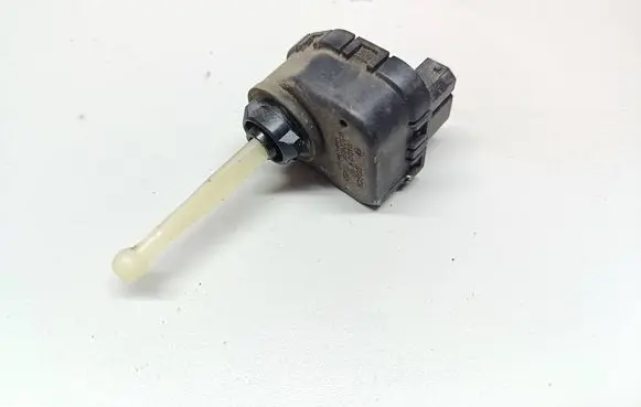 Headlight level adjustment motor