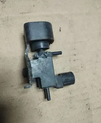 Honda Accord Vacuum valve 1846004700