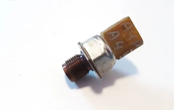 Fuel pressure sensor