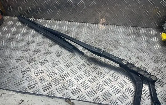 BMW 5 E39 Front wiper blade arm 102089