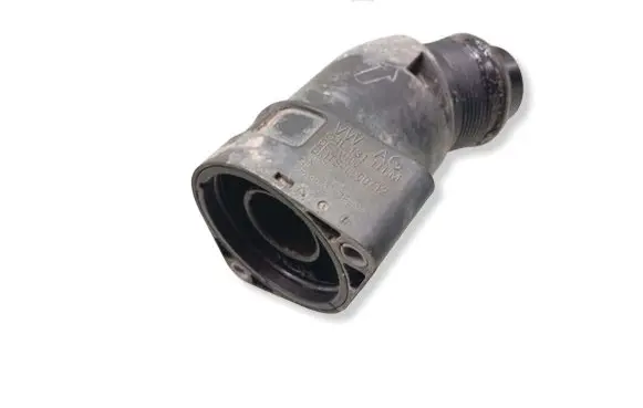 Volkswagen Caddy Intercooler hose/pipe 04L131111M