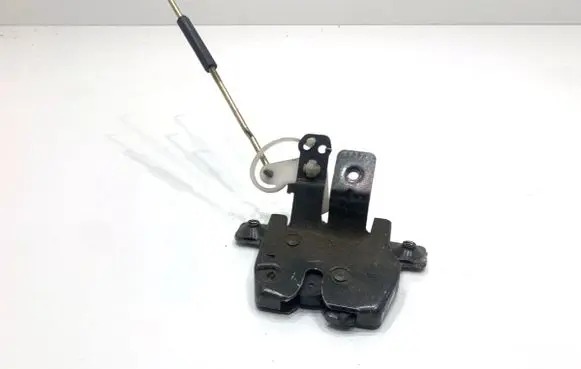 BMW 3 E36 Tailgate exterior lock 8201784