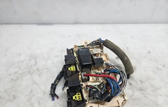 Mitsubishi Pajero Fuse module
