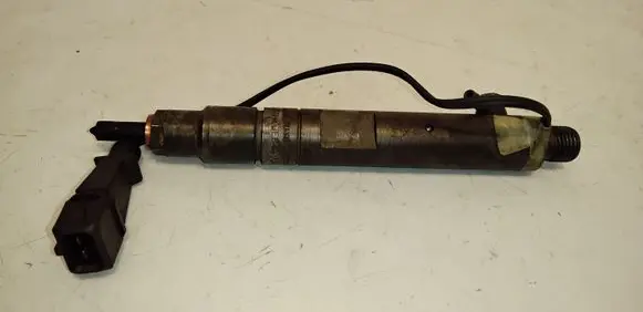 Audi A4 S4 B5 8D Fuel injector 028130201J