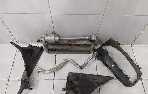 Lamborghini Aventador Engine oil radiator 4T0117015