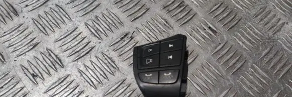 Volvo S80 Steering wheel buttons/switches 31295471