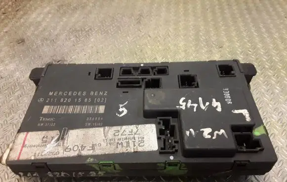 Mercedes-Benz E W211 Door control unit/module 2118201585 A2118201585