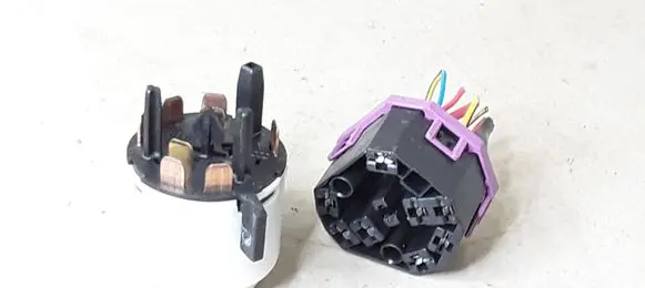 Audi A4 S4 B6 8E 8H Ignition lock contact 4B0905849