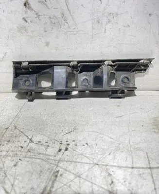 Volkswagen PASSAT B6 Front bumper mounting bracket 3C0807183