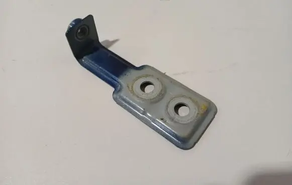 BMW 5 G30 G31 G38 Fender mounting bracket 7440418