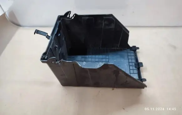 Peugeot 5008 Battery box tray 9663615580