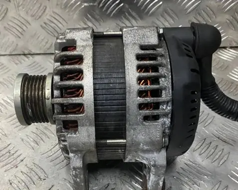 Nissan Qashqai Generator/alternator 23100EN000 MR20