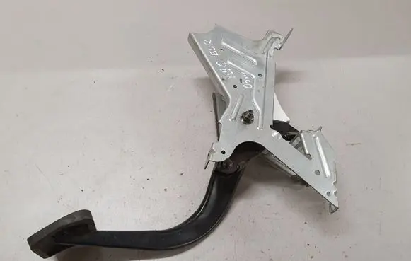 Volvo XC90 Brake pedal