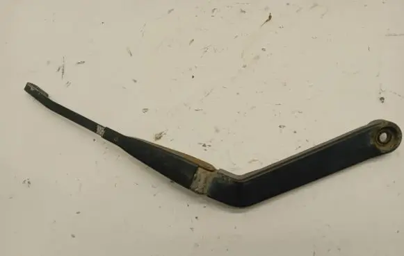 Nissan X-Trail T30 Rear wiper blade arm 12001