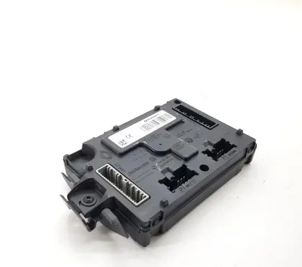Dacia Sandero Central body control module 284B10447R A2C97556800