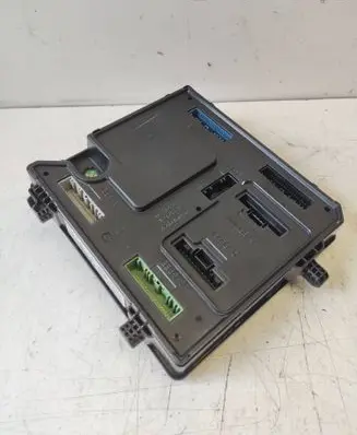 Renault Megane III Comfort/convenience module 284B18853R A2C53284891 S180180060