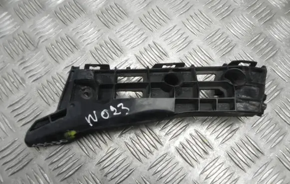 Toyota Prius (XW30) Front bumper mounting bracket 5211647020 T9520