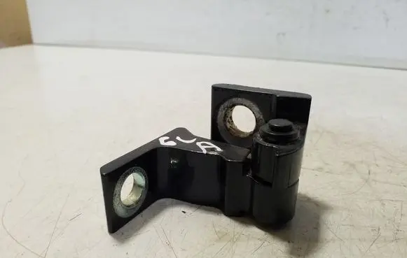 Skoda Octavia Mk3 (5E) Rear door lower hinge 8K0831401B