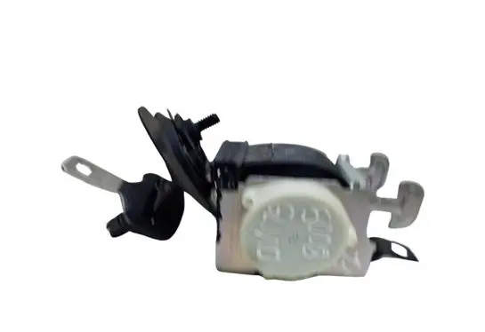 Middle seatbelt (rear)