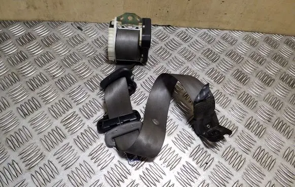 Middle seatbelt (rear)