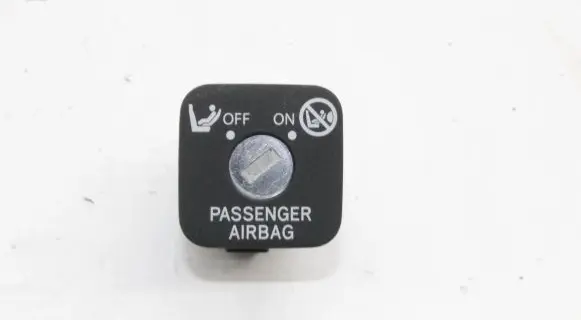 Toyota Auris 150 Passenger airbag on/off switch 