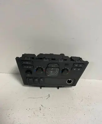 Volvo V70 Climate control unit 8691950