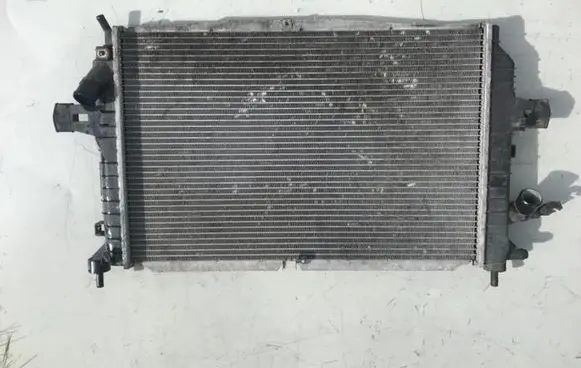 Opel Zafira B Coolant radiator 6311501E 3736920005
