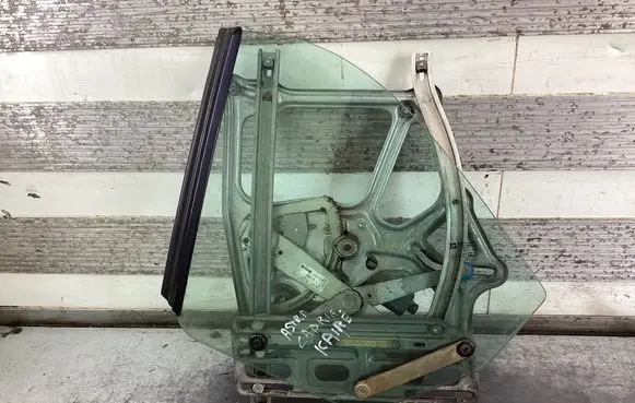 Opel Astra G Front door window/glass (coupe) DOT39AS2M35 43R000677 105977100
