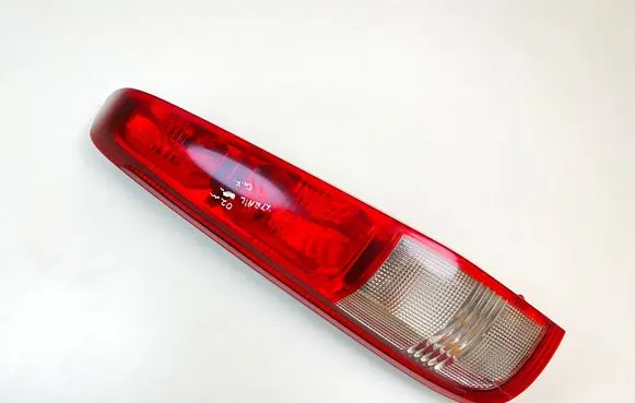 Nissan X-Trail T30 Rear/tail lights B46L