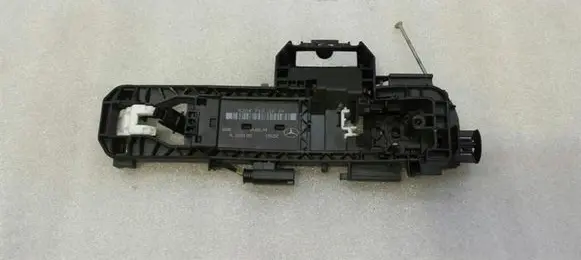 Mercedes-Benz E W212 Front door exterior handle/bracket A2047602634